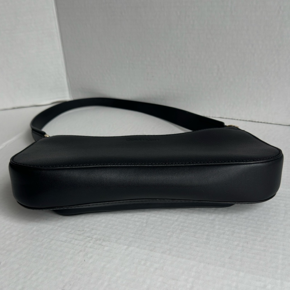 Calvin klein || Woman’s hobo purse black leather bag - Picture 8 of 16